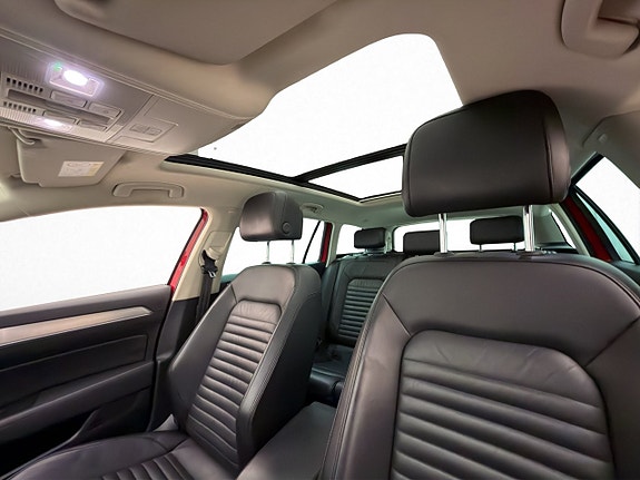 Volkswagen Passat 14 of 30
