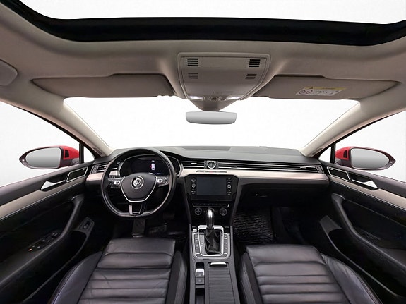 Volkswagen Passat 15 of 30