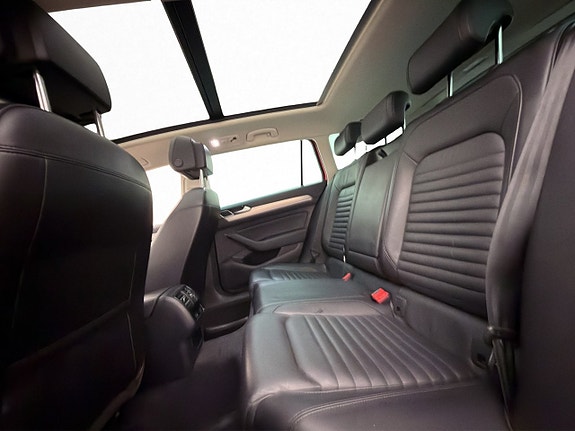 Volkswagen Passat 29 of 30