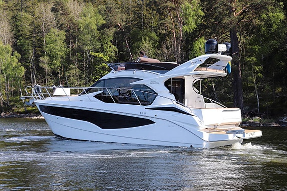 Galeon 360 Fly | 2019 | 2 x Volvo Penta D4 260 Joystick 4 of 12