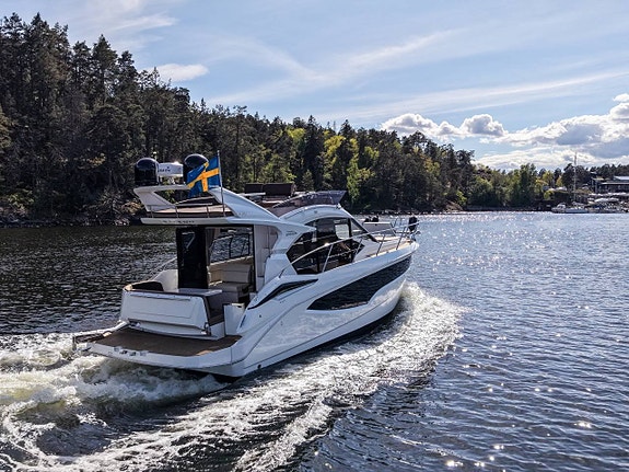 Galeon 360 Fly | 2019 | 2 x Volvo Penta D4 260 Joystick 3 of 12