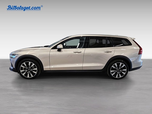 Volvo V60 Cross Country 3 of 5