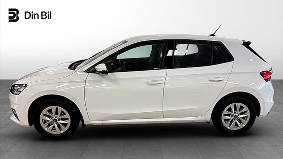 Skoda Fabia 2 of 13