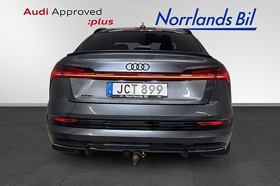 Audi e-tron Sportback 4 of 9