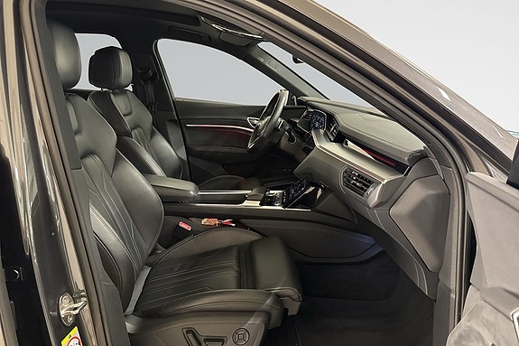 Audi e-tron Sportback 7 of 9
