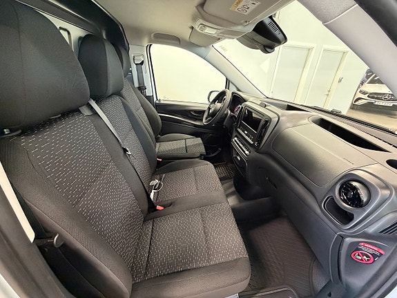 Mercedes-Benz Vito 114 2 of 5