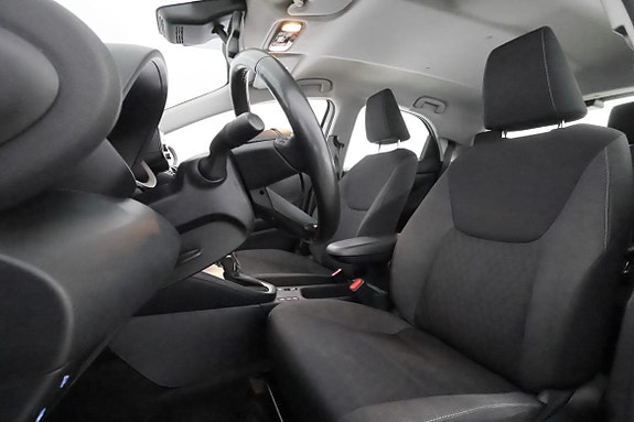 Toyota Yaris 10 of 26