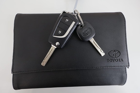 Toyota Yaris 25 of 26