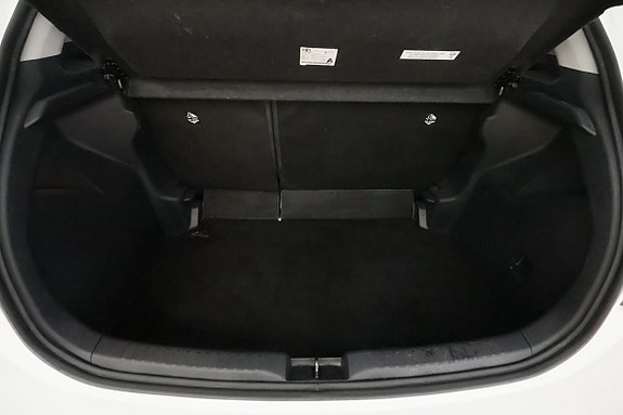 Toyota Yaris 8 of 26