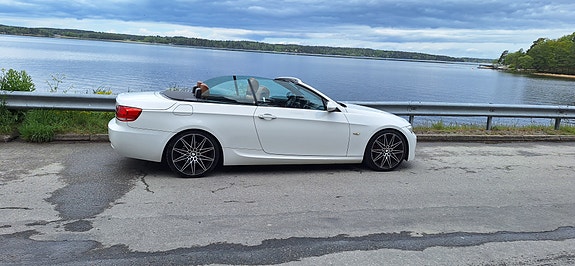 BMW 325i 2 of 5