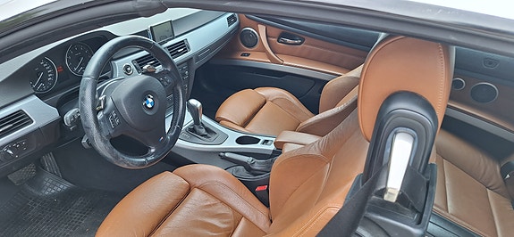 BMW 325i 3 of 5