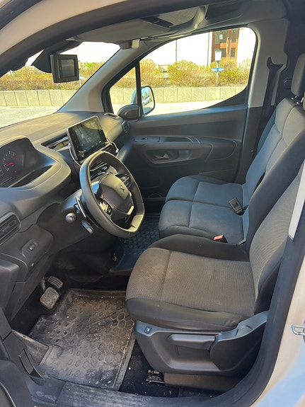 Peugeot Partner 3 of 5