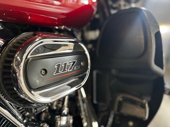 Harley-Davidson Ultra Limited 1.7 Milwaukee-Eight 107, CVO  Nybesiktad 10 of 13