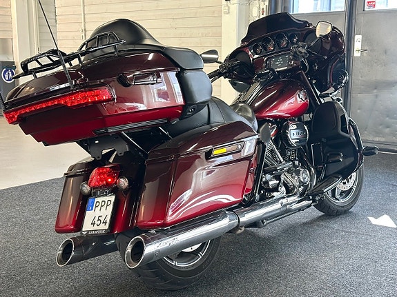 Harley-Davidson Ultra Limited 1.7 Milwaukee-Eight 107, CVO  Nybesiktad 3 of 13