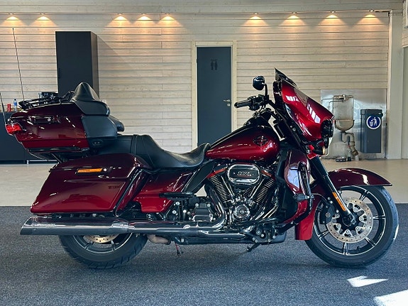 Harley-Davidson Ultra Limited 1.7 Milwaukee-Eight 107, CVO  Nybesiktad 2 of 13