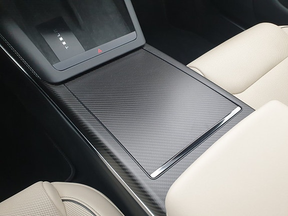 Tesla Model S 24 of 30