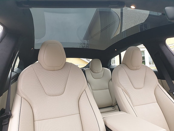 Tesla Model S 4 of 30
