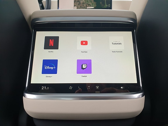 Tesla Model S 13 of 30