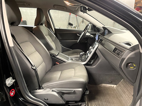 Volvo XC70 12 of 13