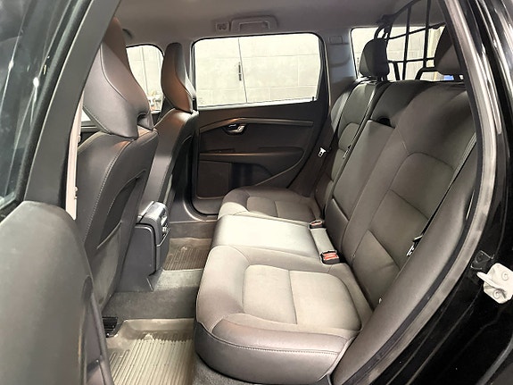 Volvo XC70 10 of 13