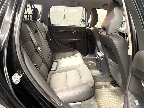 Volvo XC70 11 of 13