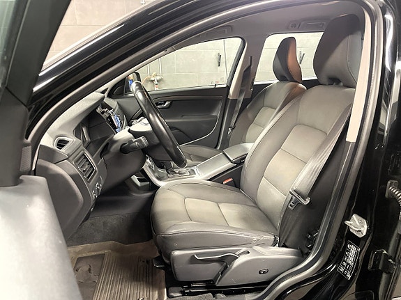 Volvo XC70 8 of 13