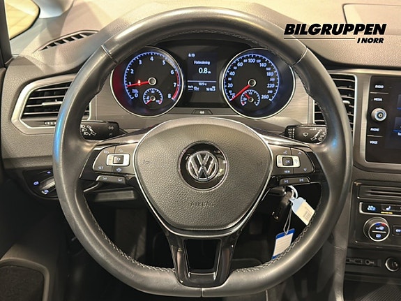 Volkswagen Golf Sportsvan 16 of 17