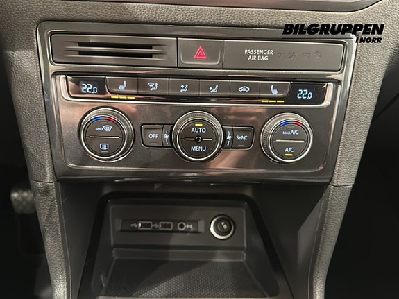 Volkswagen Golf Sportsvan 13 of 17