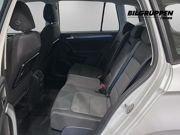 Volkswagen Golf Sportsvan 9 of 17