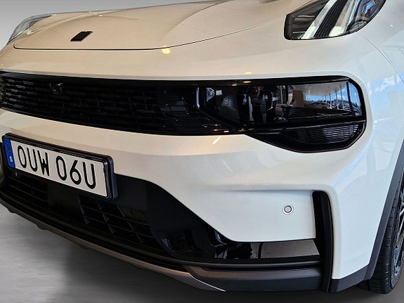 Lynk & Co 01 17 of 18