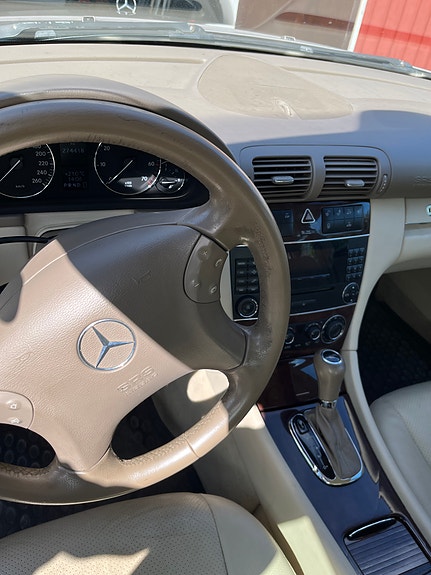 Mercedes-Benz C180 13 of 15