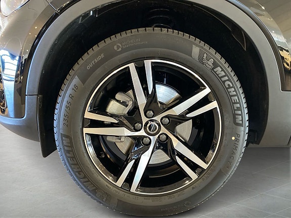 Volvo XC40 9 of 14