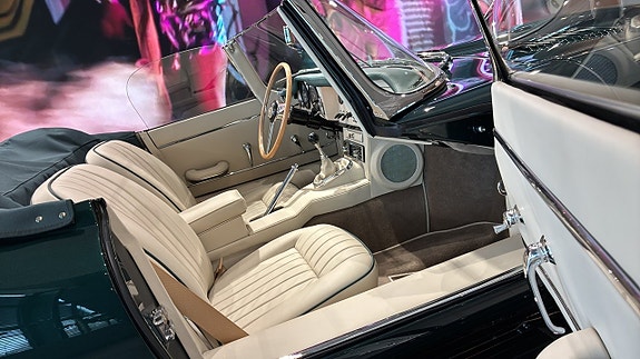 Jaguar E-TYPE 7 of 8