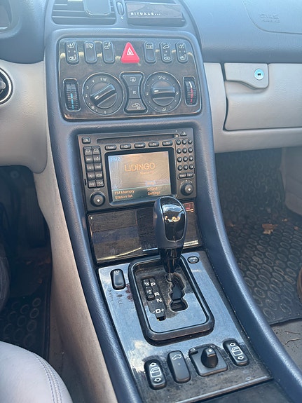 Mercedes-Benz CLK320 6 of 7