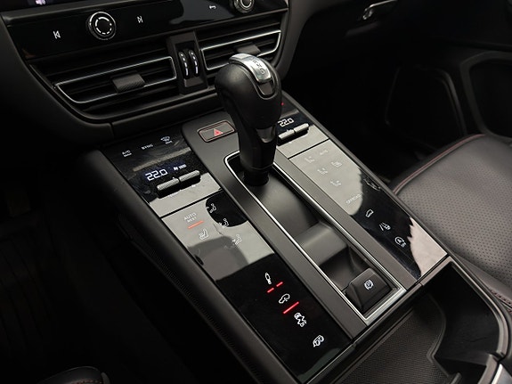 Porsche Macan S 30 of 30