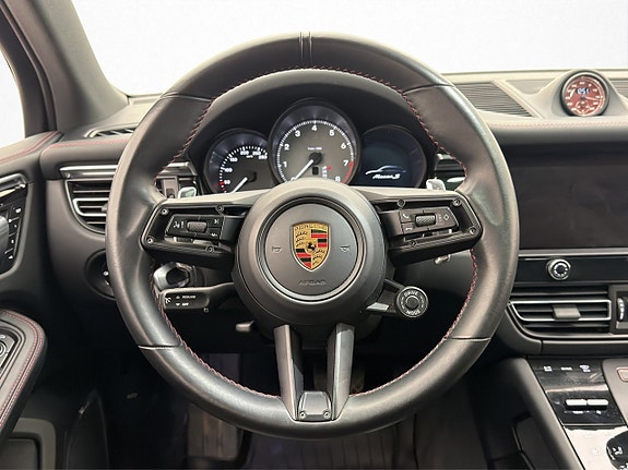 Porsche Macan S 16 of 30