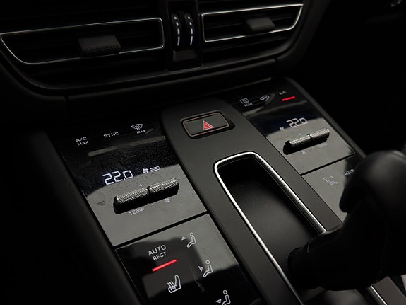 Porsche Macan S 29 of 30