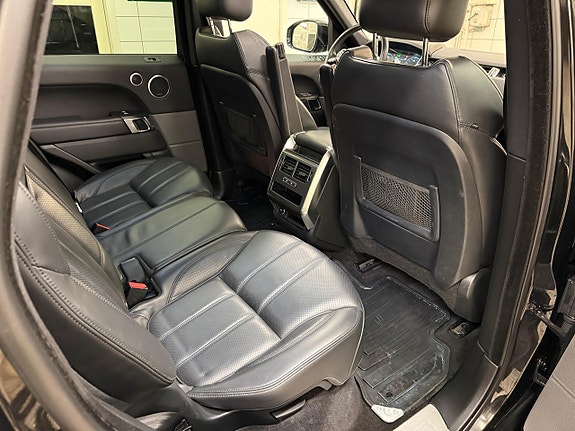 Land Rover Range Rover Sport 8 of 11