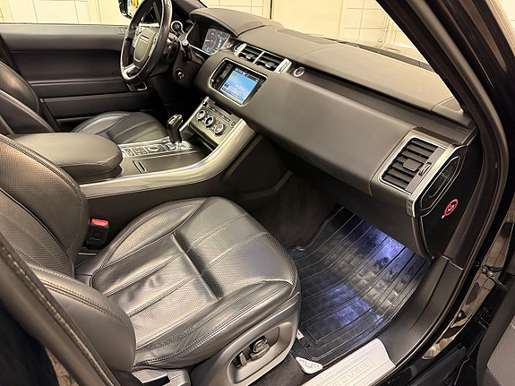 Land Rover Range Rover Sport 9 of 11