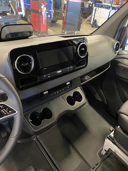 Mercedes-Benz eSprinter 420 10 of 10