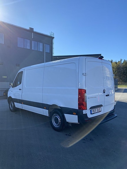 Mercedes-Benz eSprinter 420 6 of 10