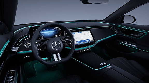Mercedes-Benz E300 e 10 of 16