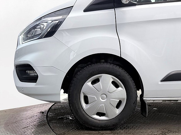 Ford Transit Custom 11 of 24