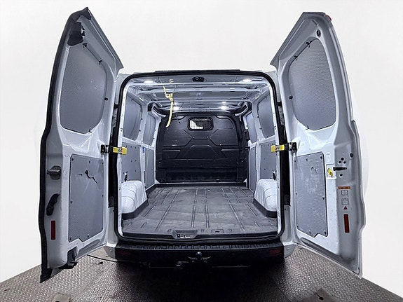 Ford Transit Custom 8 of 24