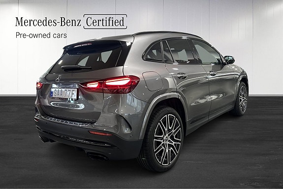 Mercedes-Benz GLA250 4 of 12