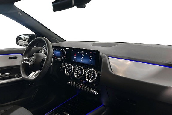 Mercedes-Benz GLA250 7 of 12