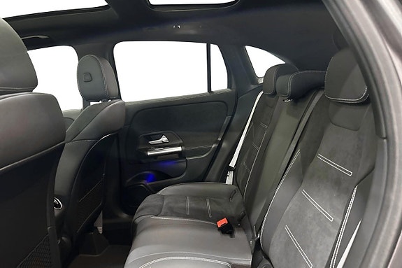 Mercedes-Benz GLA250 5 of 12