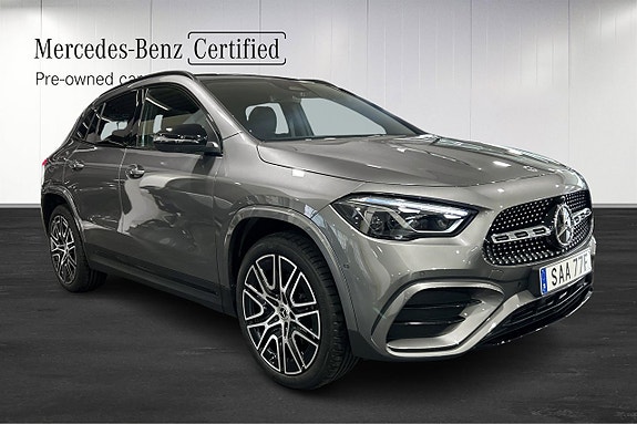 Mercedes-Benz GLA250 3 of 12