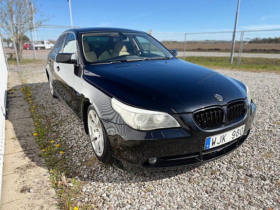 BMW 520 2 of 5