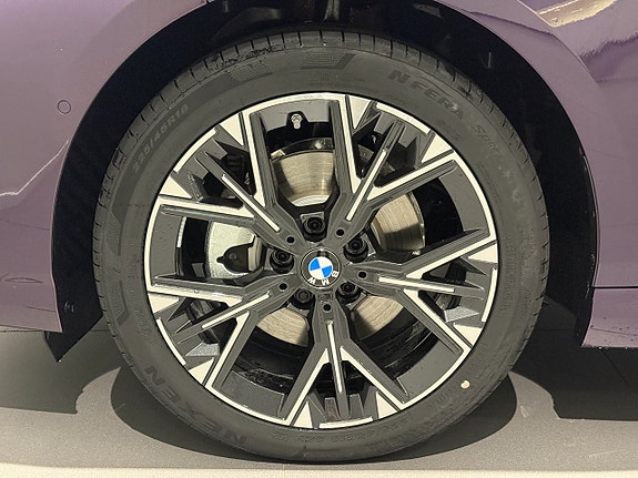 BMW 120 17 of 22